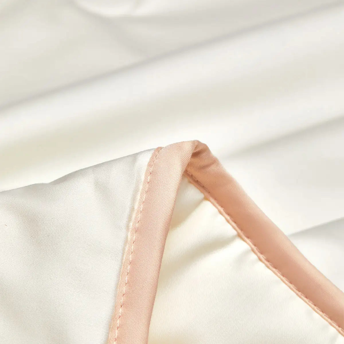 Traceable Silk-Fill Embroidered Cotton Duvet | Artisan Craftsmanship, Natural & Skin-Safe Comfort