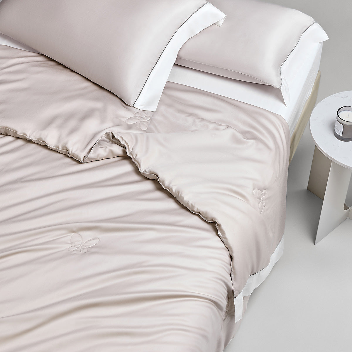 Tencel™ Mulberry Silk Antibacterial Comforter | Washable, Hypoallergenic & Cool for Tropical Sleep