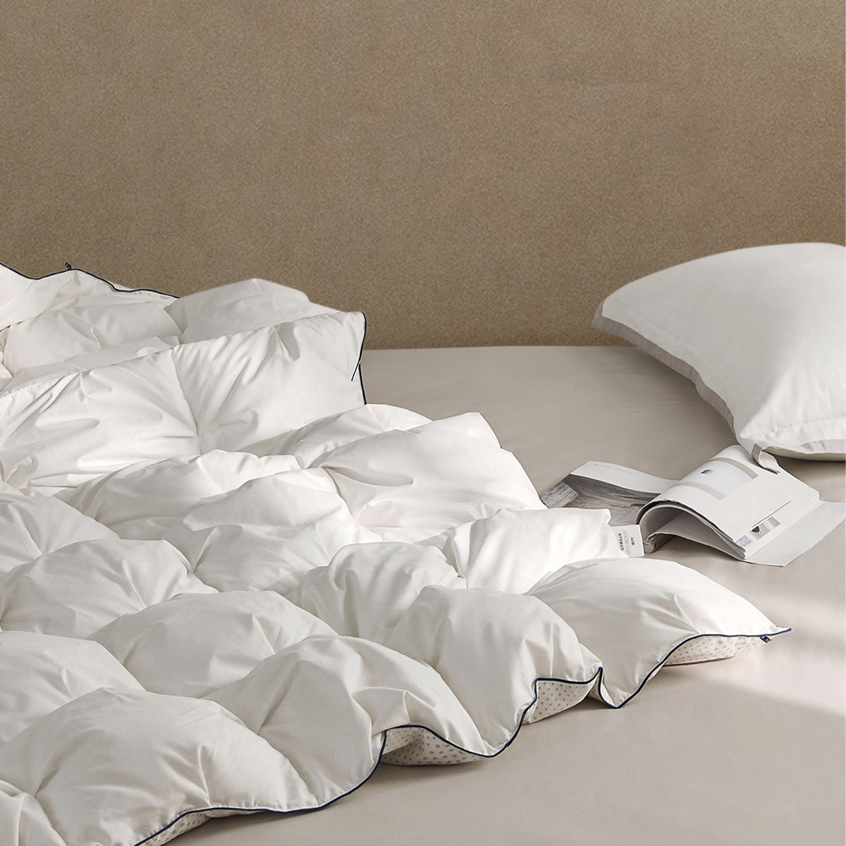 95% White Goose Down All-Season Duvet | Smart Temp-Regulating Comfort for Singapore AC Bedrooms