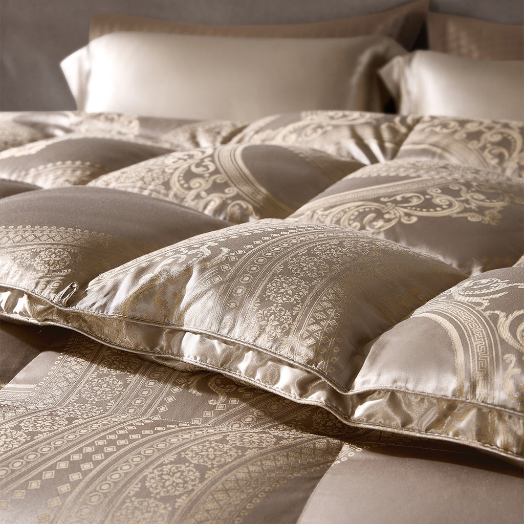 95% Polish Goose Down Luxury Quilt | Jacquard Weave, Hotel-Grade Warmth for Cold Air-Con Retreats