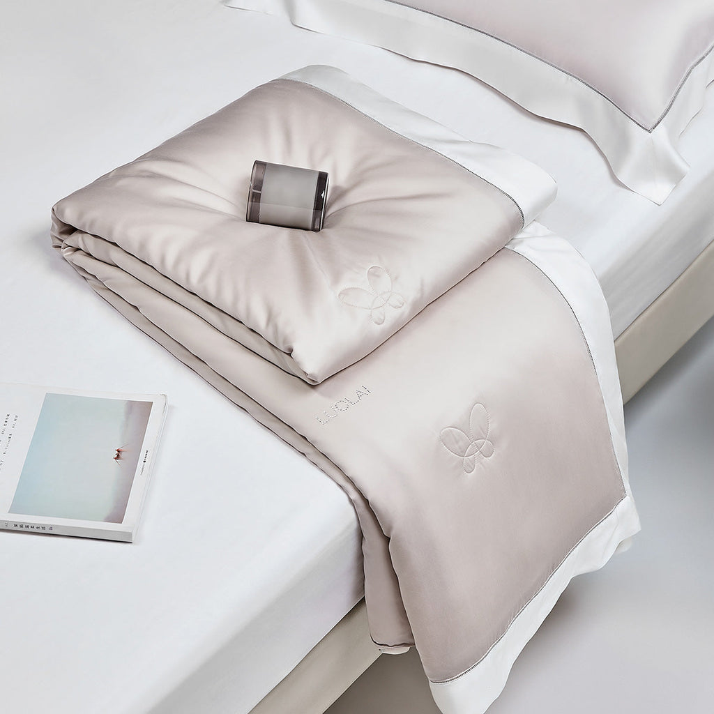 Tencel™ Mulberry Silk Antibacterial Comforter | Washable, Hypoallergenic & Cool for Tropical Sleep