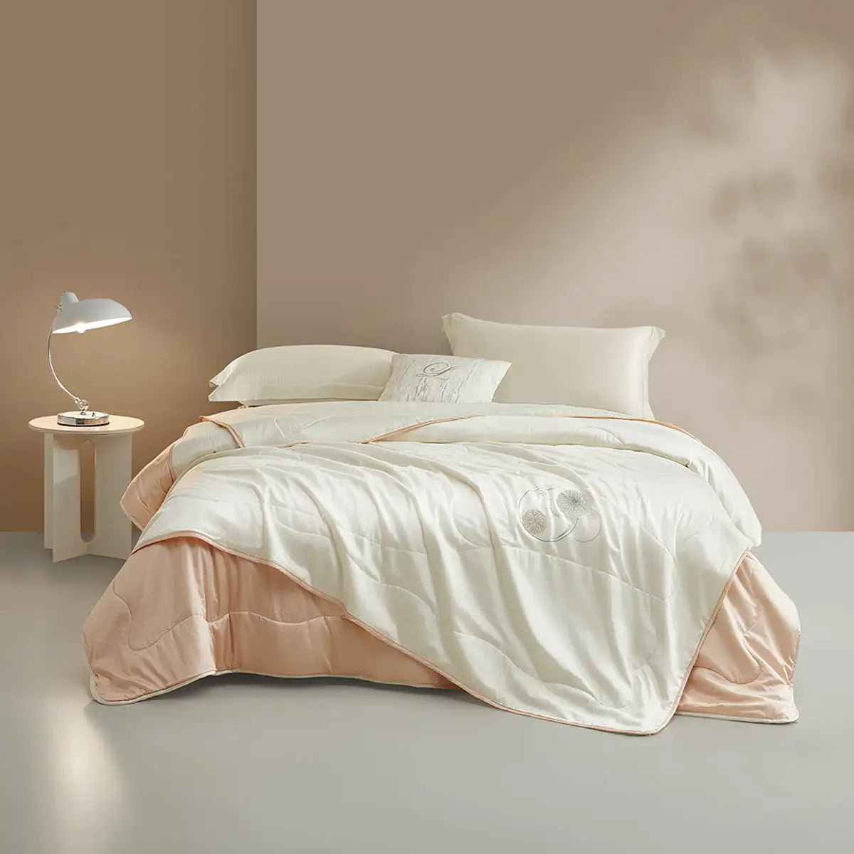 Traceable Silk-Fill Embroidered Cotton Duvet | Artisan Craftsmanship, Natural & Skin-Safe Comfort