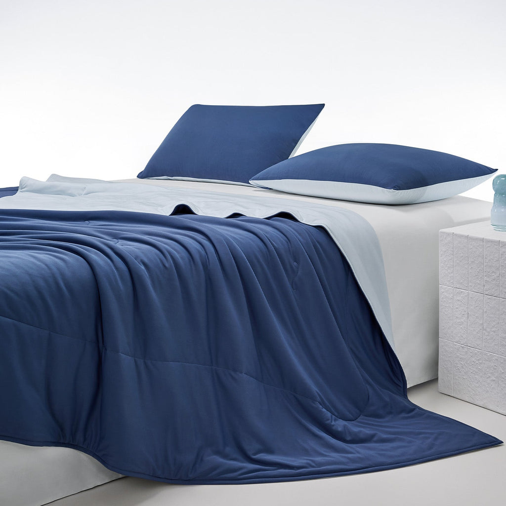 Dual-Sided Cooling Fibre Comforter | Quick-Dry Ice-Touch Feel for Singapore's Hot Humid Nights
