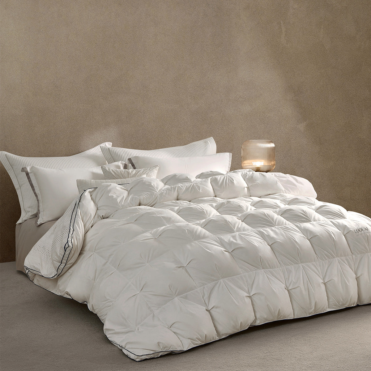 95% White Goose Down All-Season Duvet | Smart Temp-Regulating Comfort for Singapore AC Bedrooms