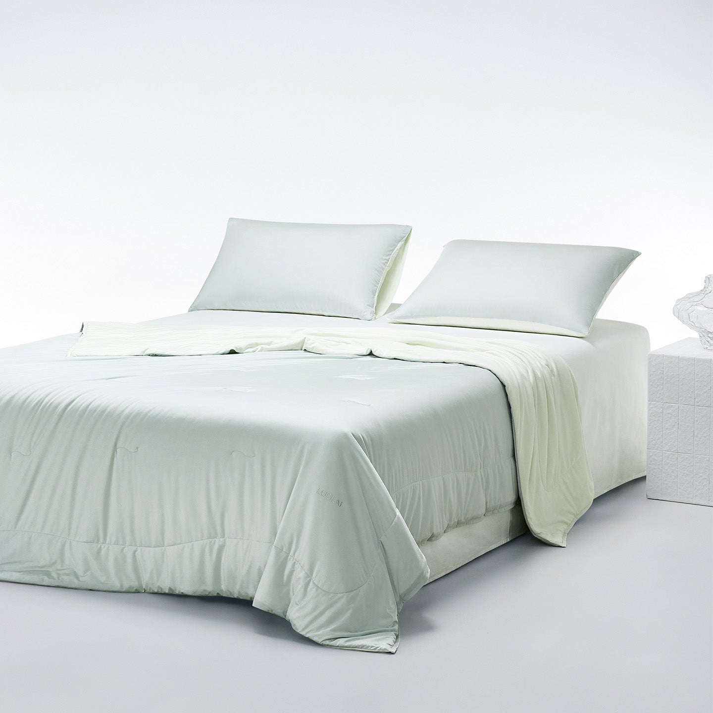 Quick-Dry Tussah Silk Comforter | Natural Cooling & Moisture-Wicking for Year-Round Comfort