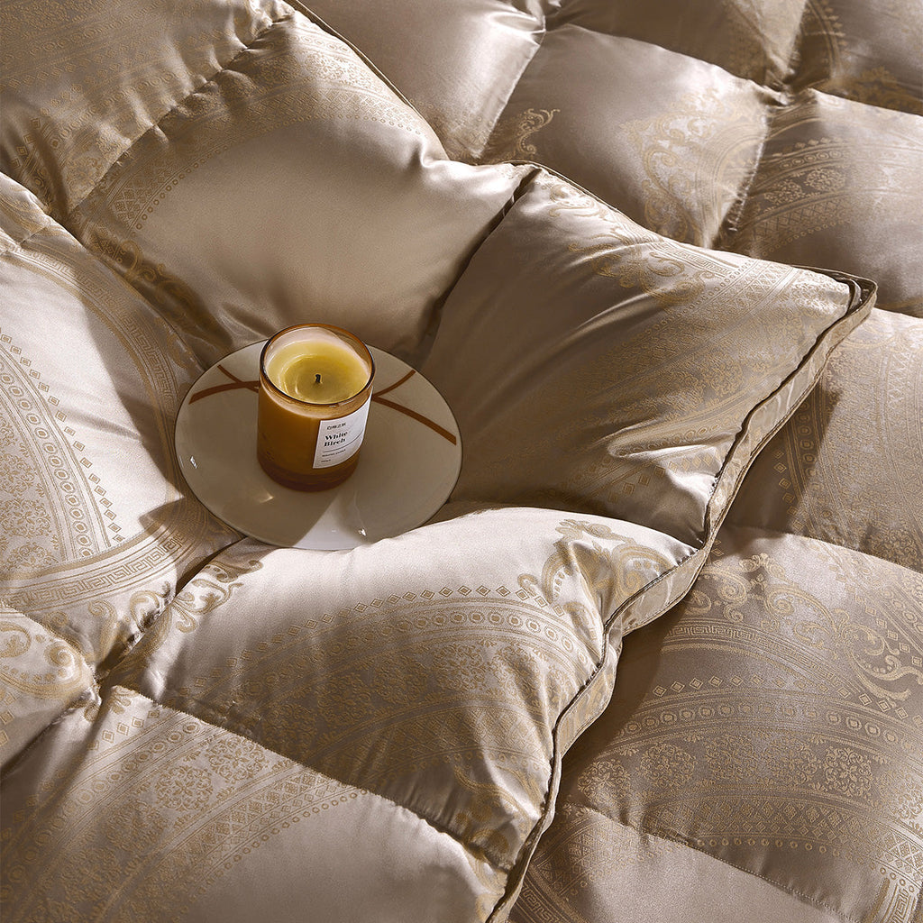 95% Polish Goose Down Luxury Quilt | Jacquard Weave, Hotel-Grade Warmth for Cold Air-Con Retreats