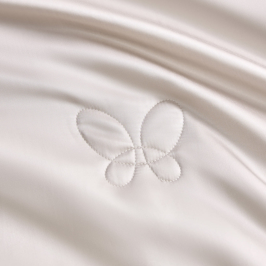 Tencel™ Mulberry Silk Antibacterial Comforter | Washable, Hypoallergenic & Cool for Tropical Sleep