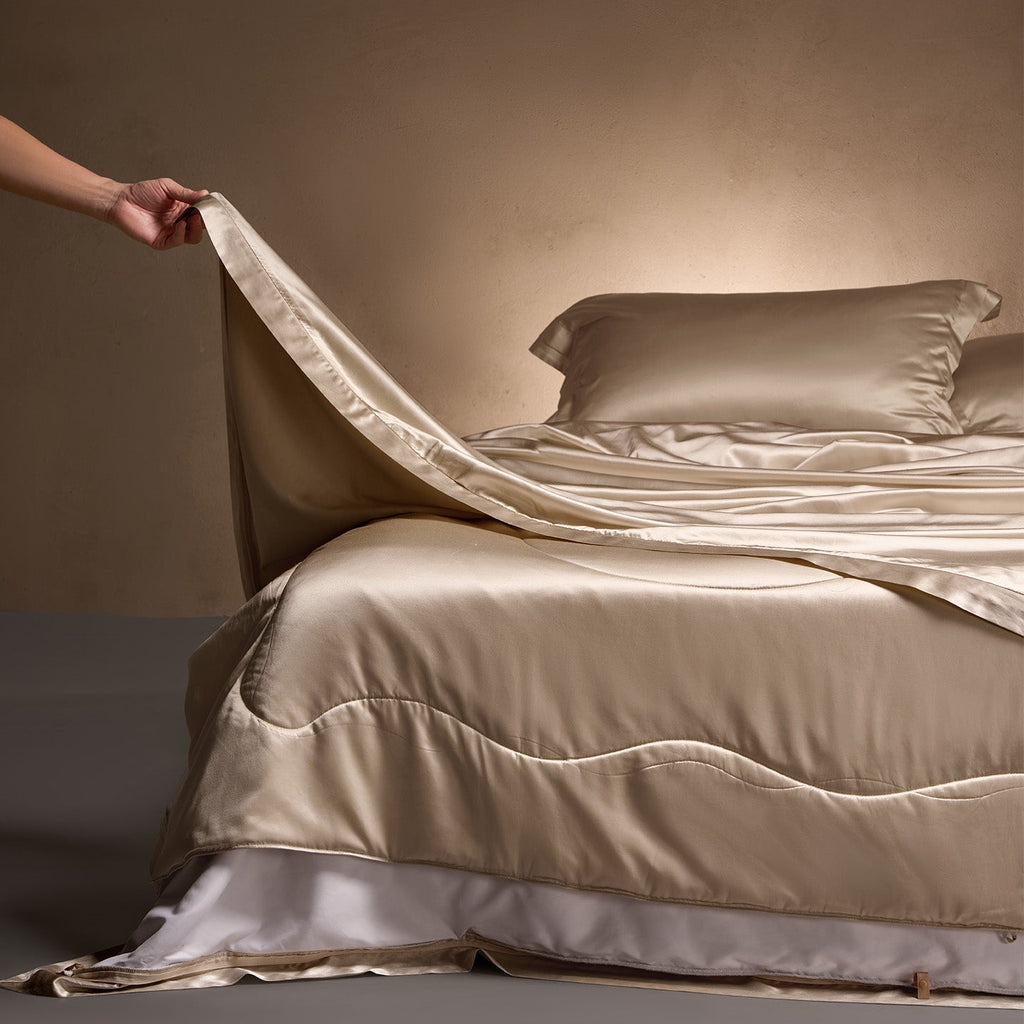 Premium Washable Mulberry Silk Comforter | Hotel-Grade Luxury Coverless Design for Deep Restful Sleep